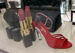 3_CHANEL_RED_SHOE